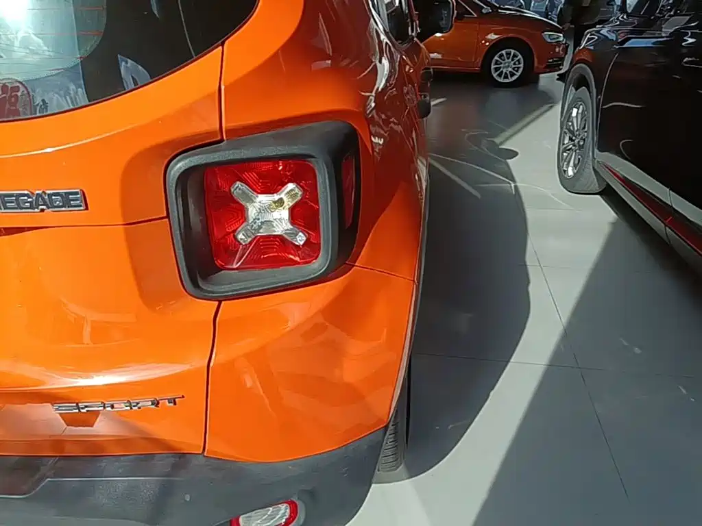 Jeep Renegade — миниатюра 8