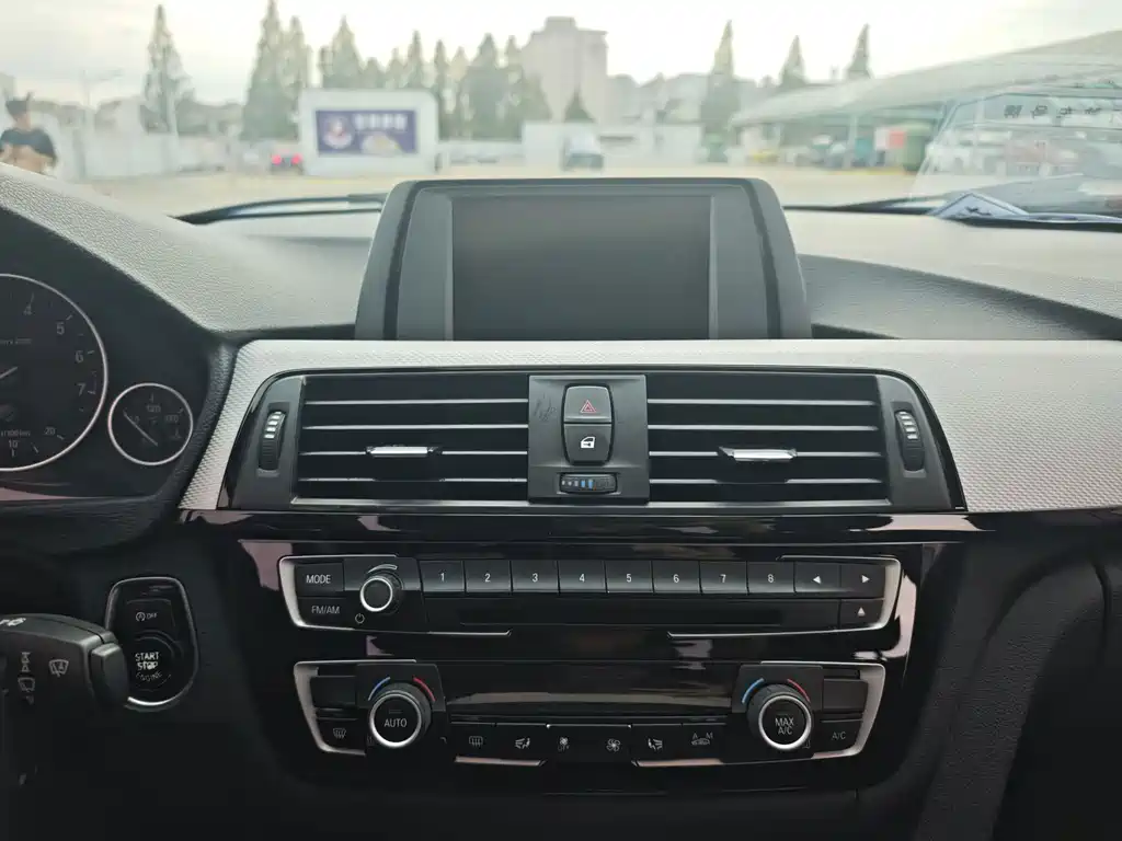 BMW 3 Series — миниатюра 16