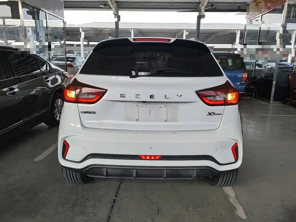 Geely Vision X3 — миниатюра 6