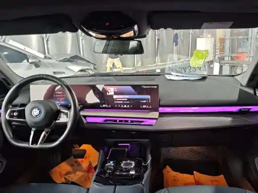 BMW i5 — миниатюра 9
