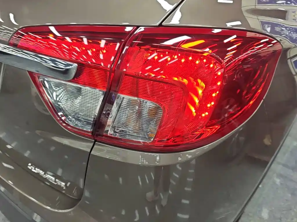 Buick Envision Plus — миниатюра 8
