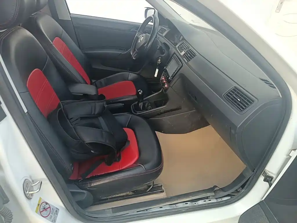Volkswagen Santana — миниатюра 25