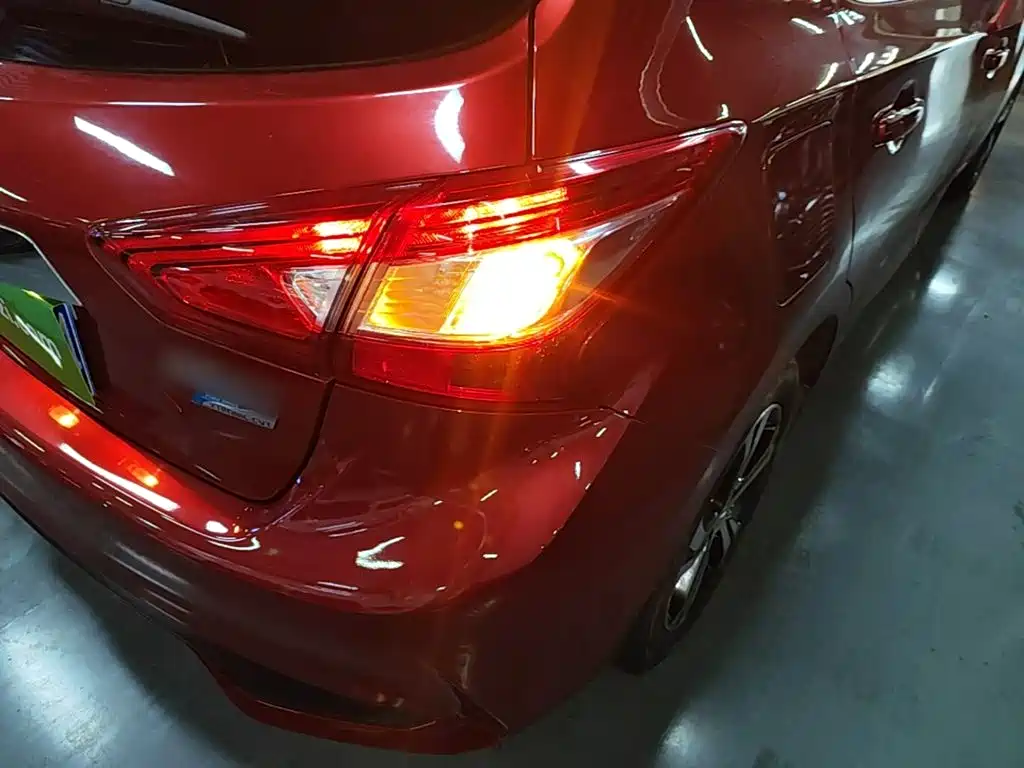 Nissan Tiida — миниатюра 8