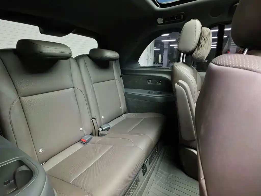 Li Auto Li L8 — миниатюра 10