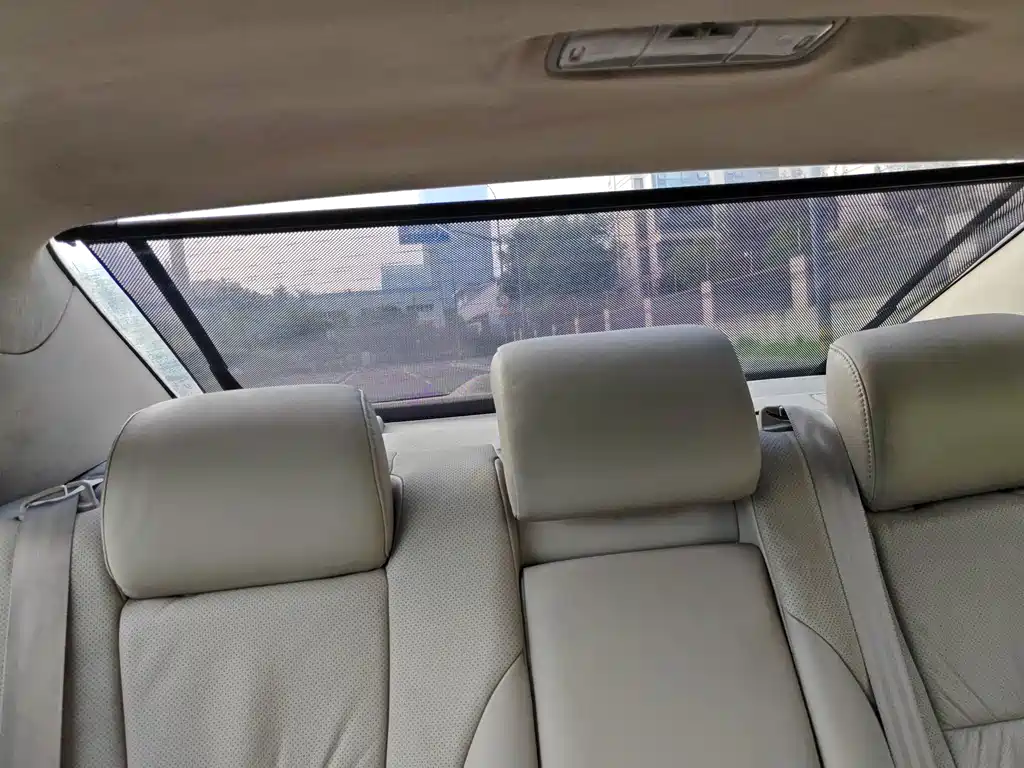 Toyota Camry — миниатюра 18