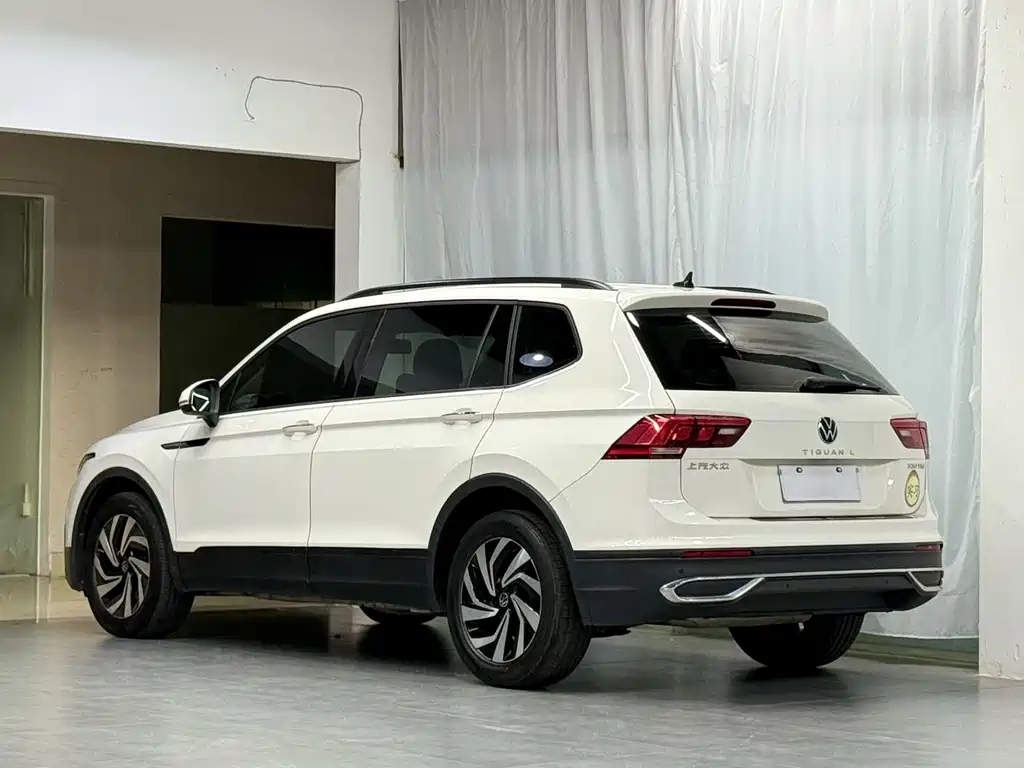 Volkswagen Tiguan L L 2022 330TSI AT