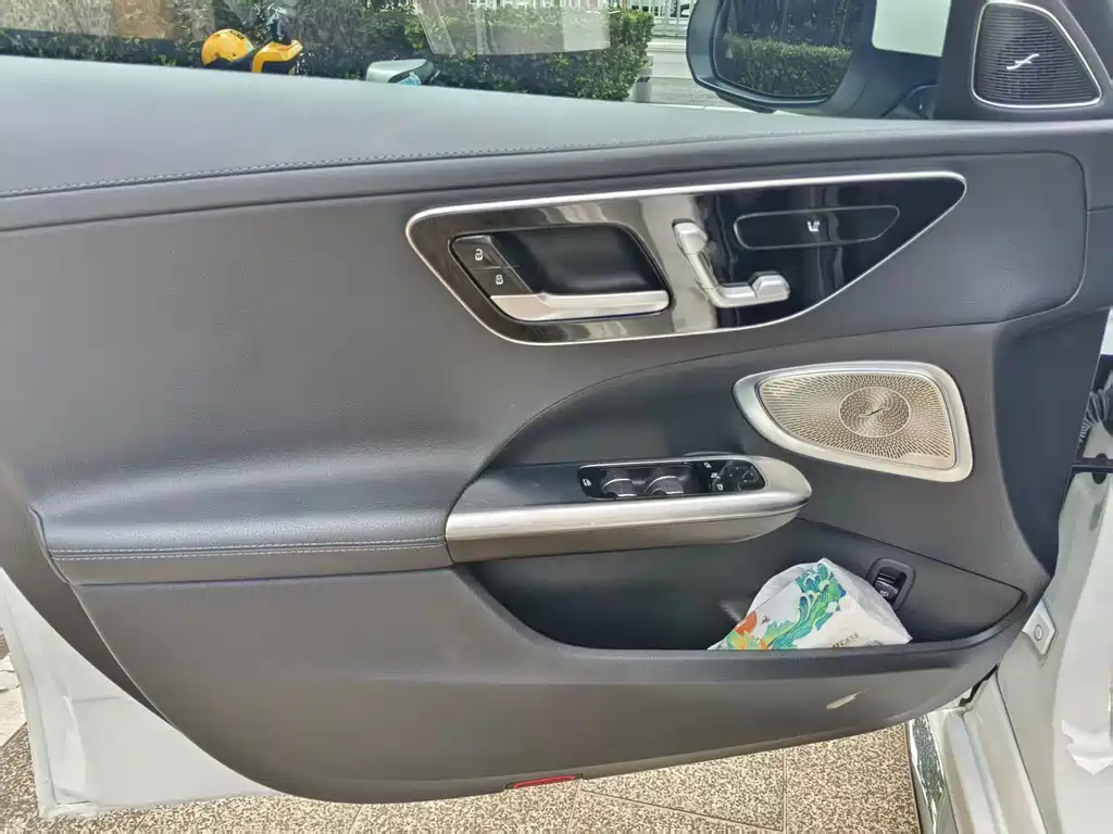 Mercedes-Benz C-Class — миниатюра 5