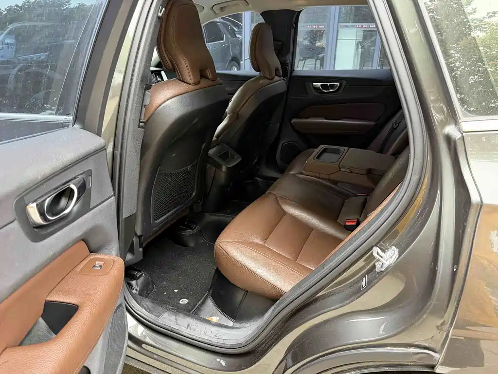 Volvo XC60 — миниатюра 8