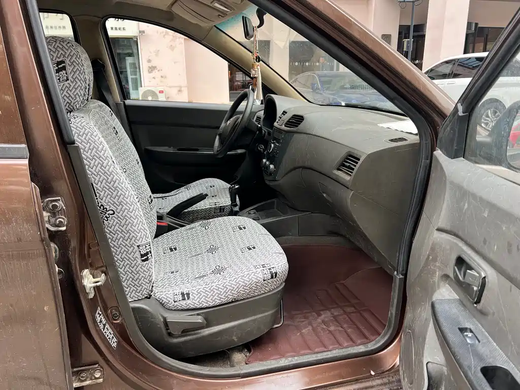 Wuling Hongguang — миниатюра 9