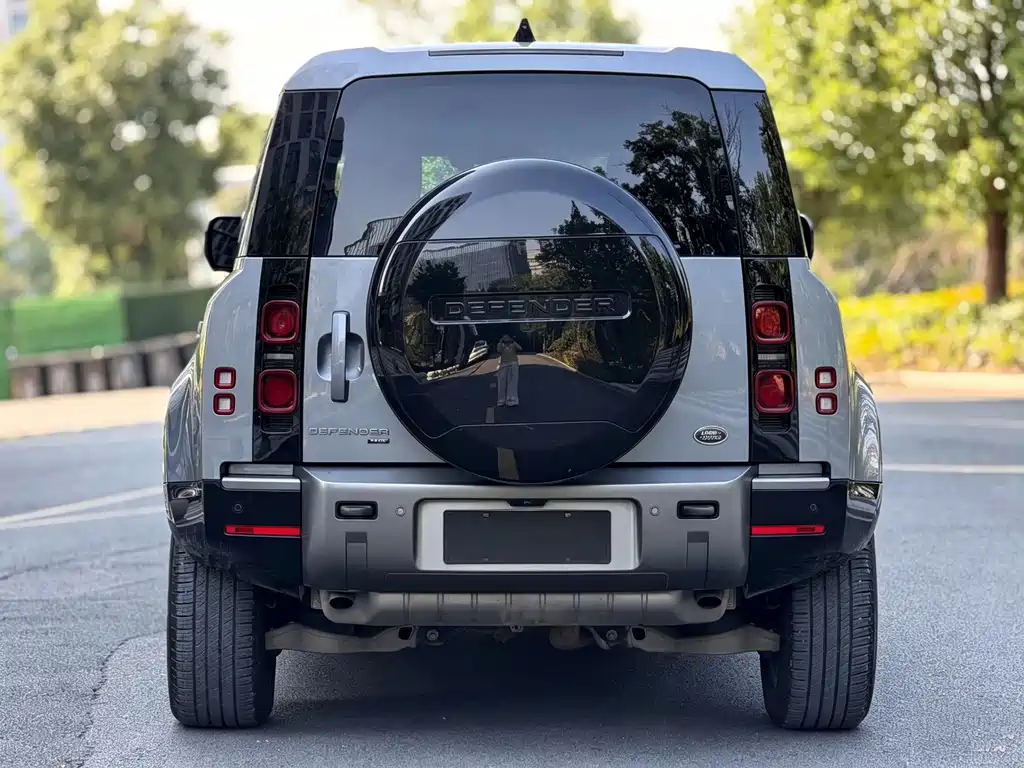 Land Rover Defender — миниатюра 9