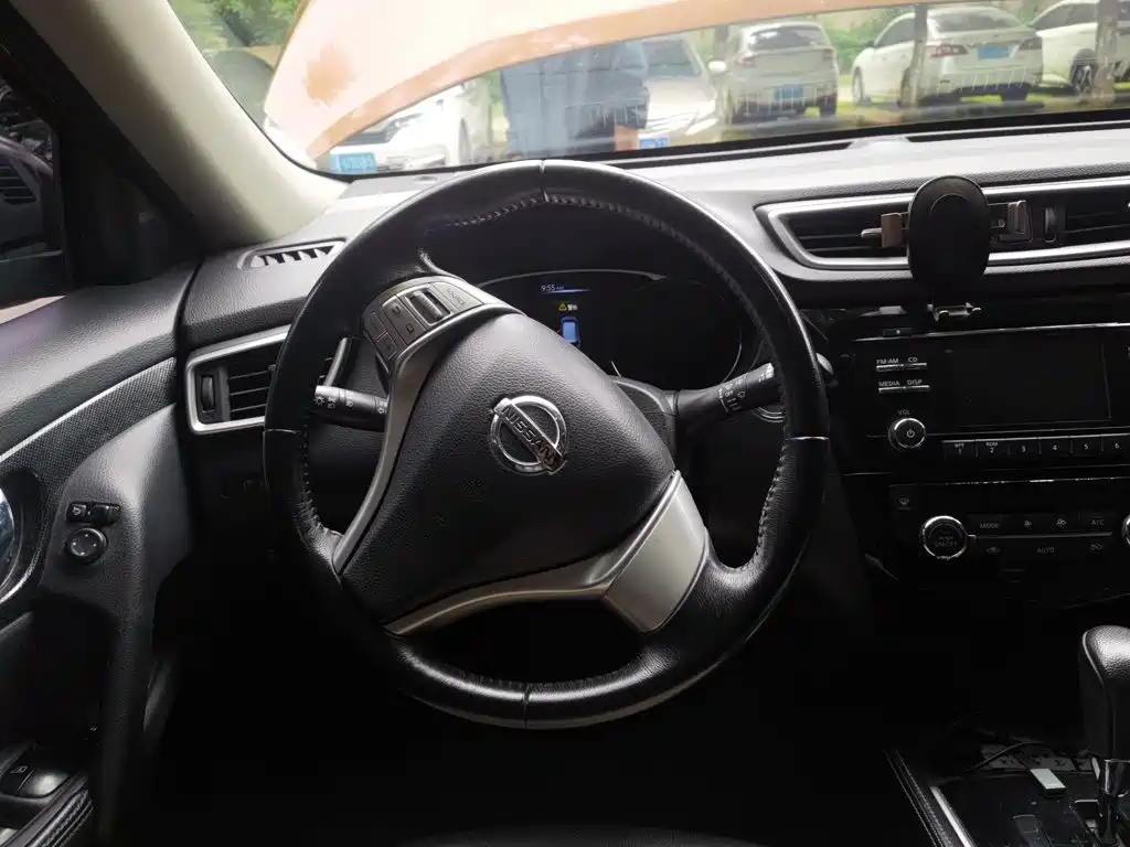 Nissan X-Trail — миниатюра 7