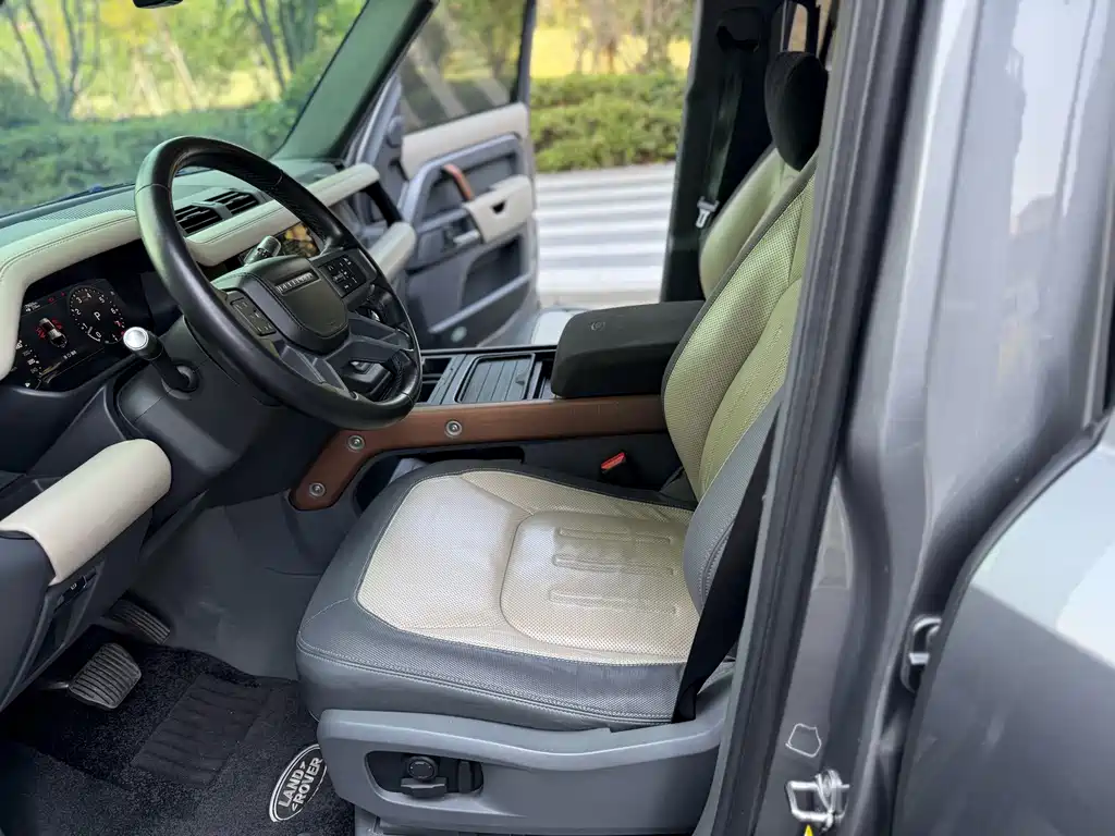 Land Rover Defender — миниатюра 5