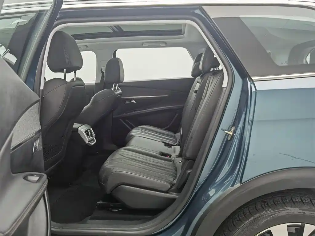 Peugeot 5008 — миниатюра 15
