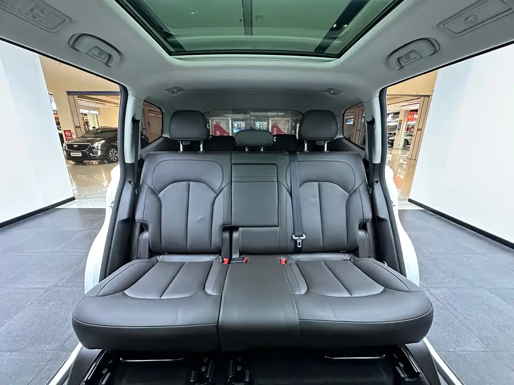 Roewe RX8 — миниатюра 21