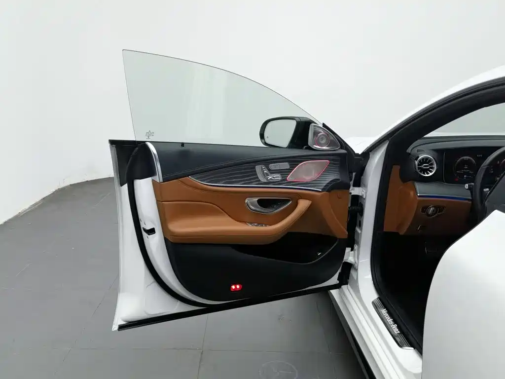 Mercedes-Benz CLS — миниатюра 8