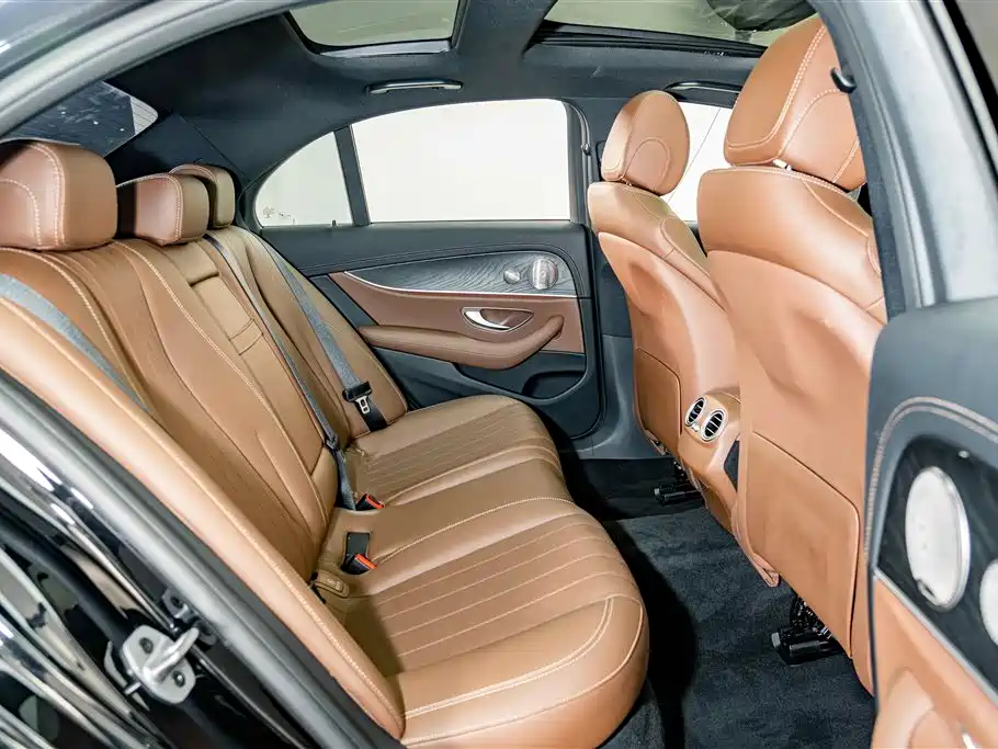 Mercedes-Benz E-Class (Import) — миниатюра 20