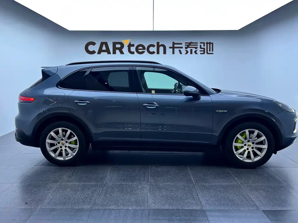 PORSCHE CAYENNE NEW ENERGY