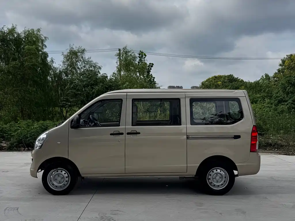 Wuling Rongguang S — миниатюра 3