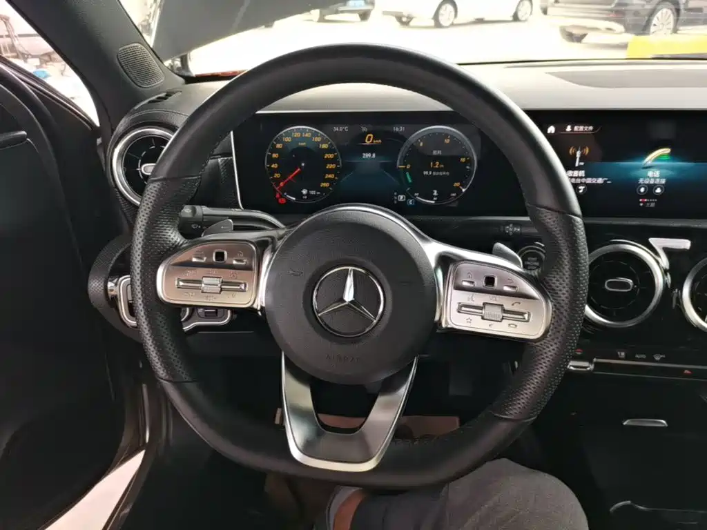 Mercedes-Benz A-Class — миниатюра 11