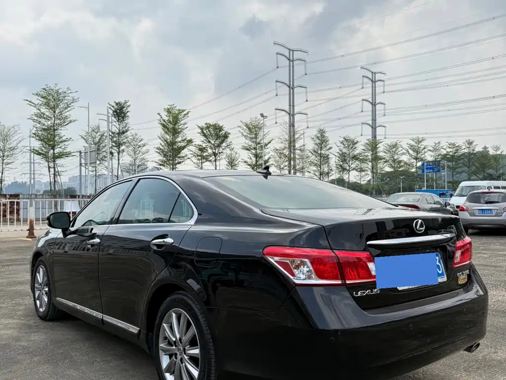 Lexus ES — миниатюра 9