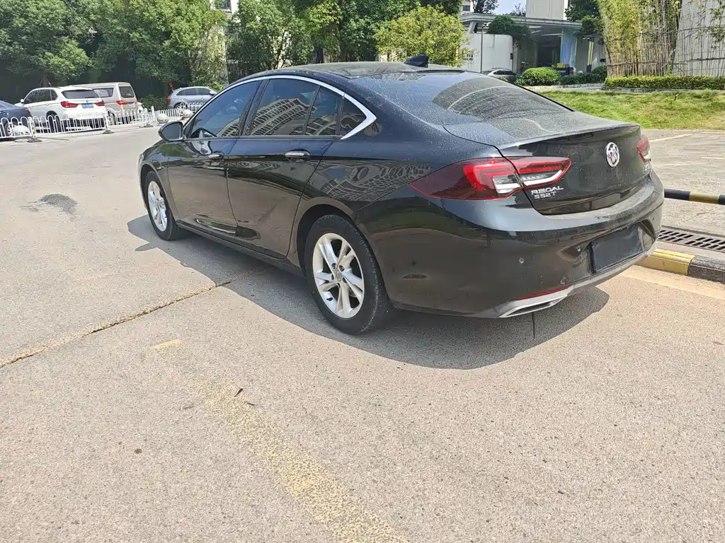 Buick Regal — миниатюра 5