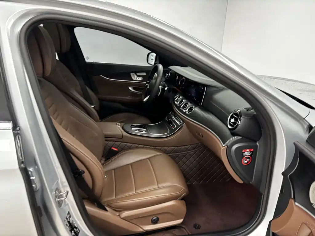 Mercedes-Benz E-Class — миниатюра 26