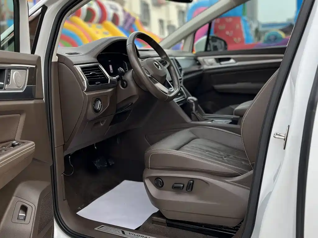 Volkswagen Viloran 2020 330TSI Luxury