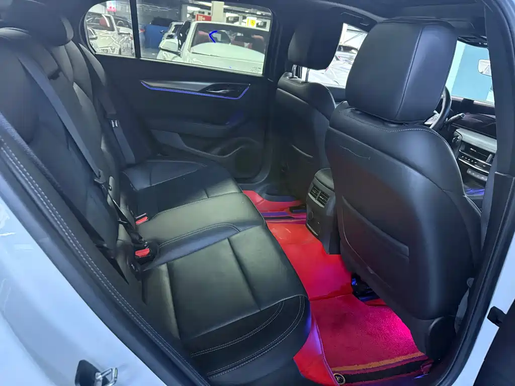 Cadillac CT5 — миниатюра 12