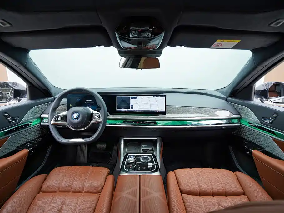 BMW I7