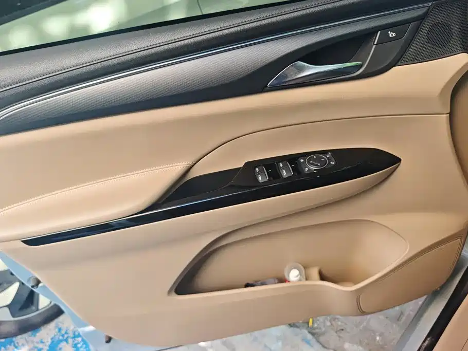 Buick GL8 Hybrid — миниатюра 7