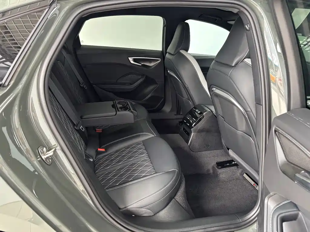 Audi A5L — миниатюра 24