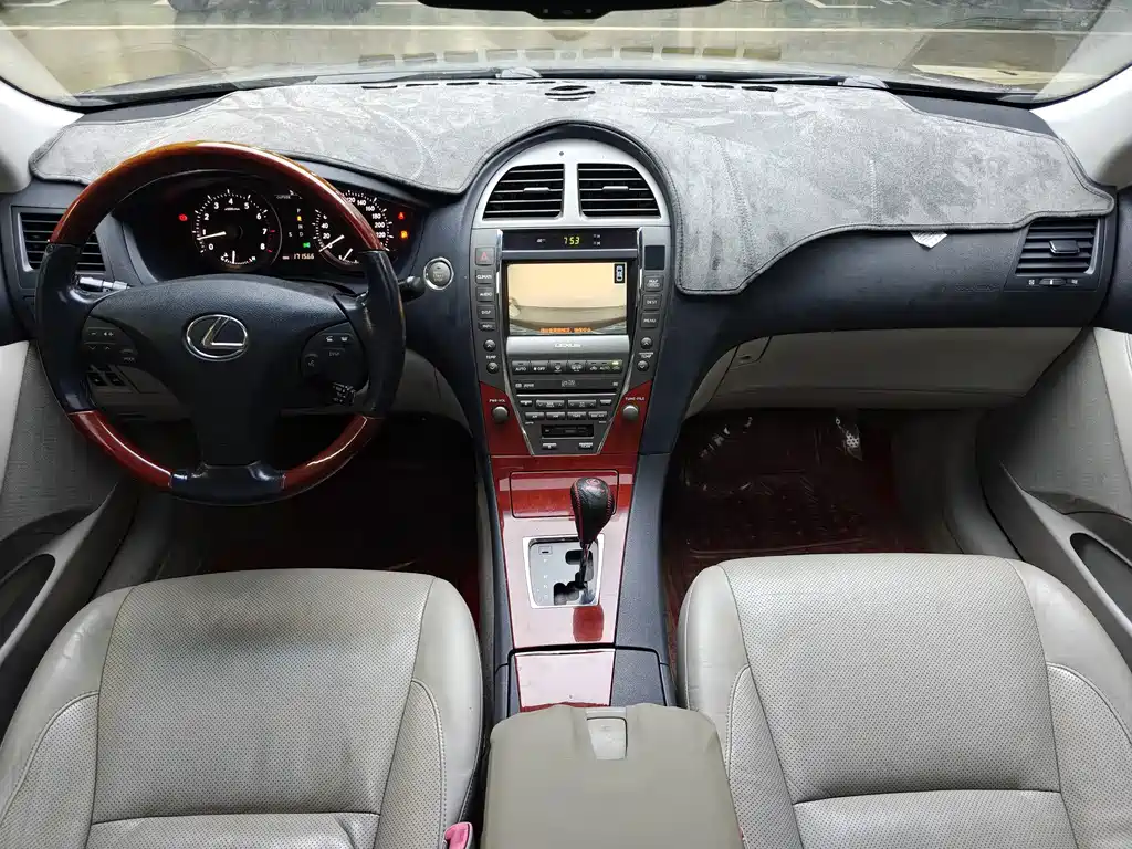 Lexus ES — миниатюра 12