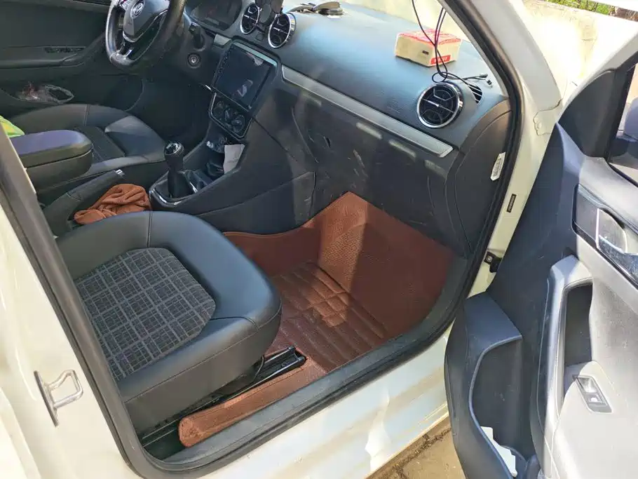 Volkswagen Jetta — миниатюра 8