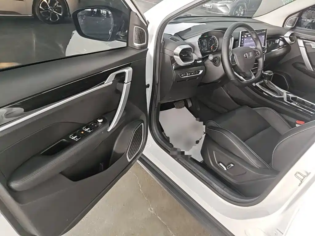 Geely Binyue — миниатюра 16