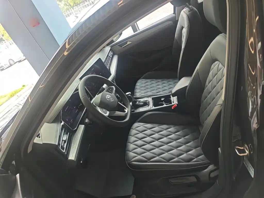 Volkswagen Sagitar — миниатюра 15