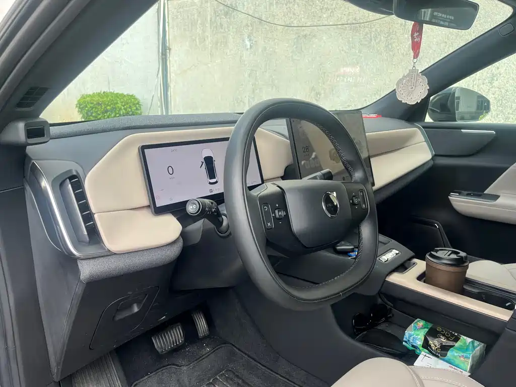 Volvo XC70 PHEV — миниатюра 11