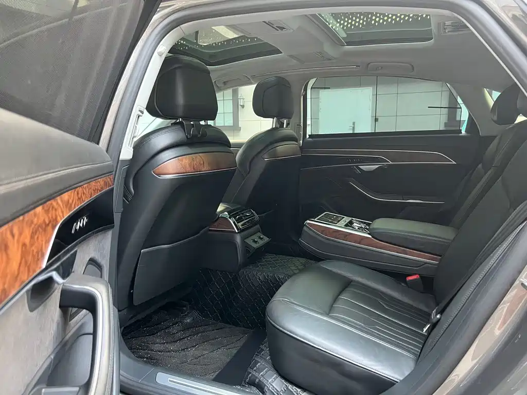 Audi A8 — миниатюра 8