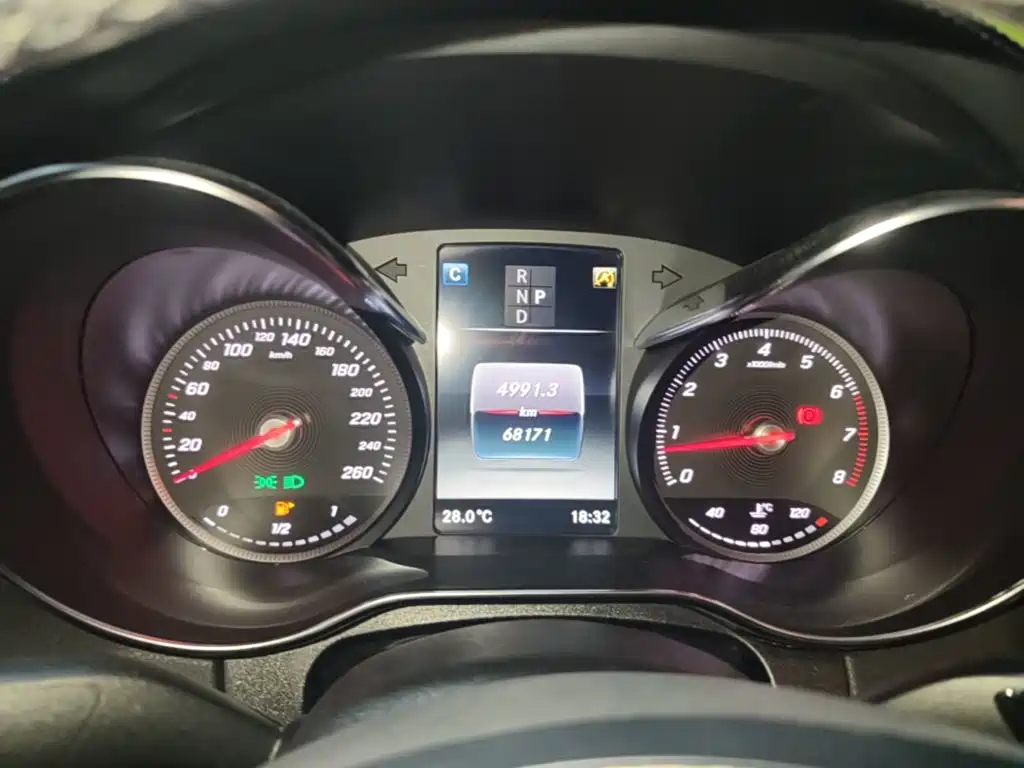 Mercedes-Benz C-Class — миниатюра 12