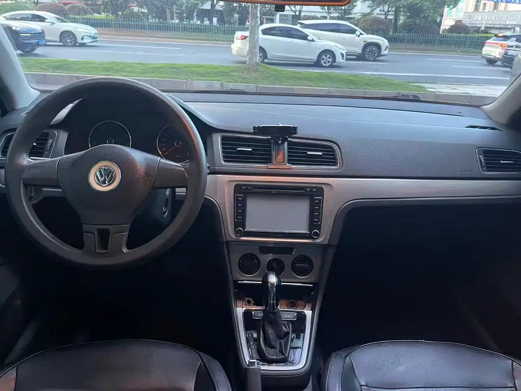 Volkswagen Lavida — миниатюра 8