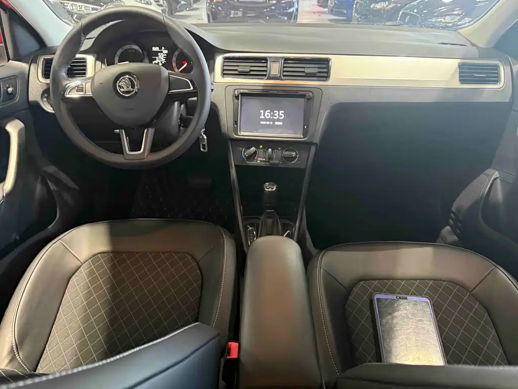 Skoda Rapid Spaceback — миниатюра 15