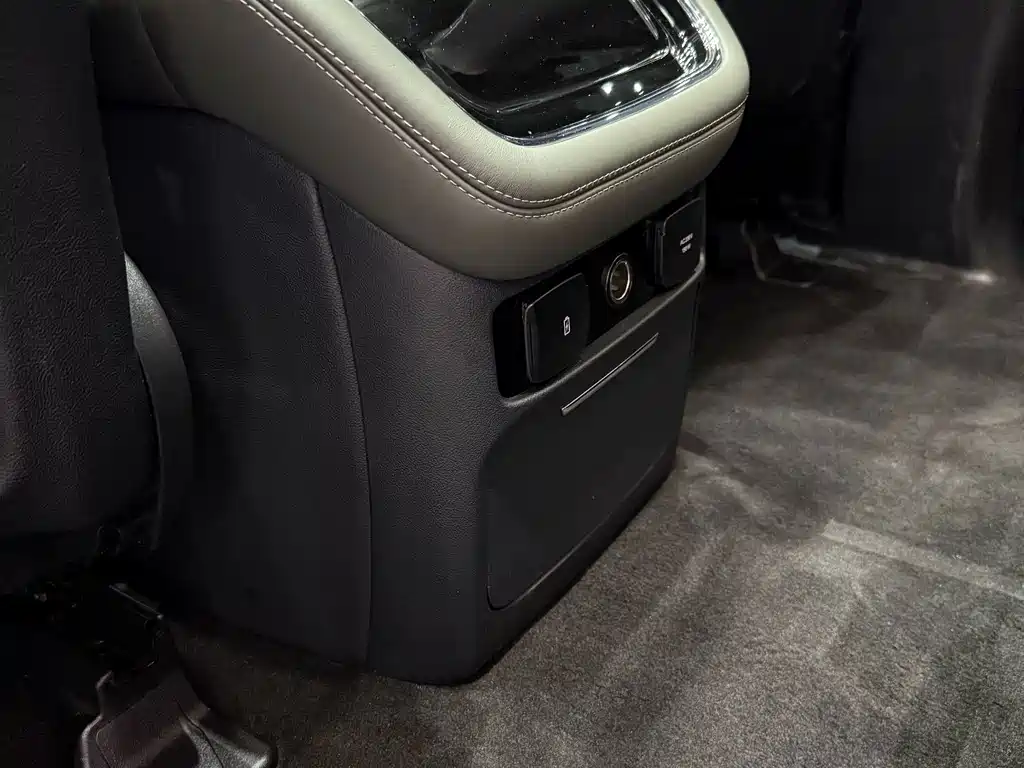 Lincoln Navigator — миниатюра 14