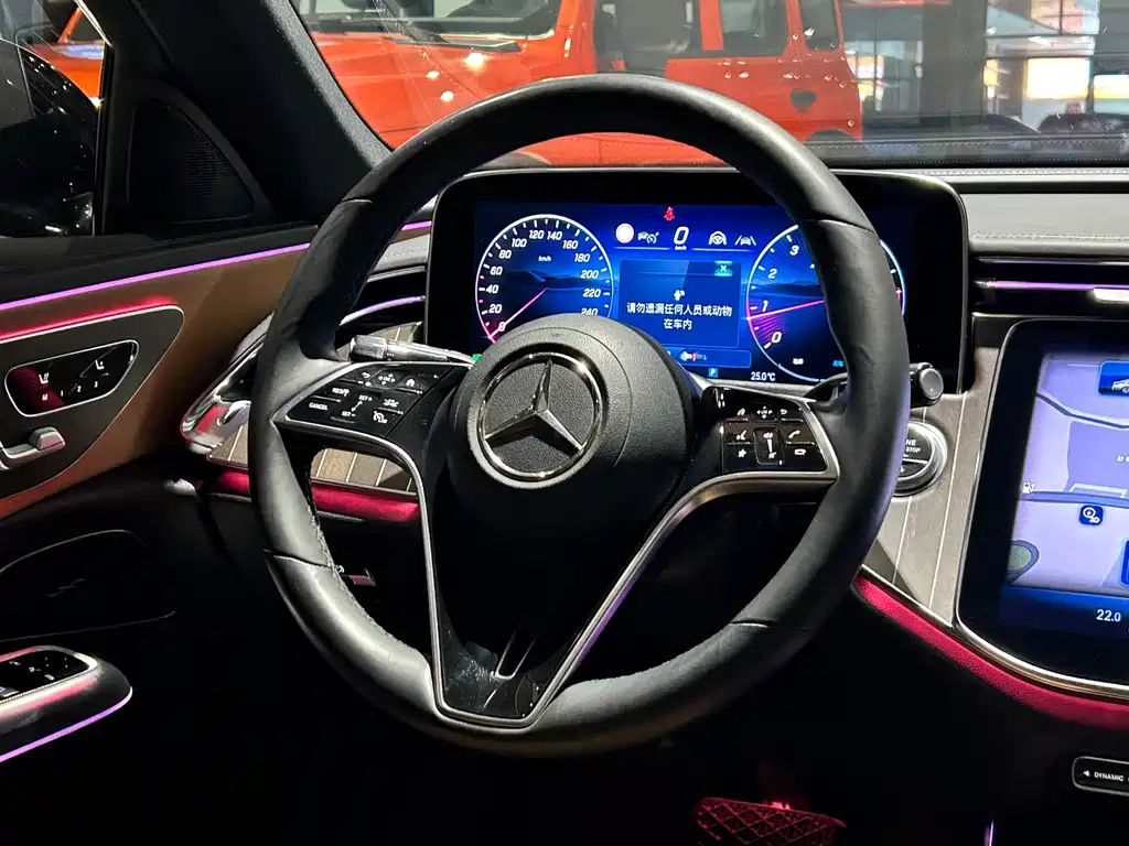 Mercedes-Benz E-Class — миниатюра 24