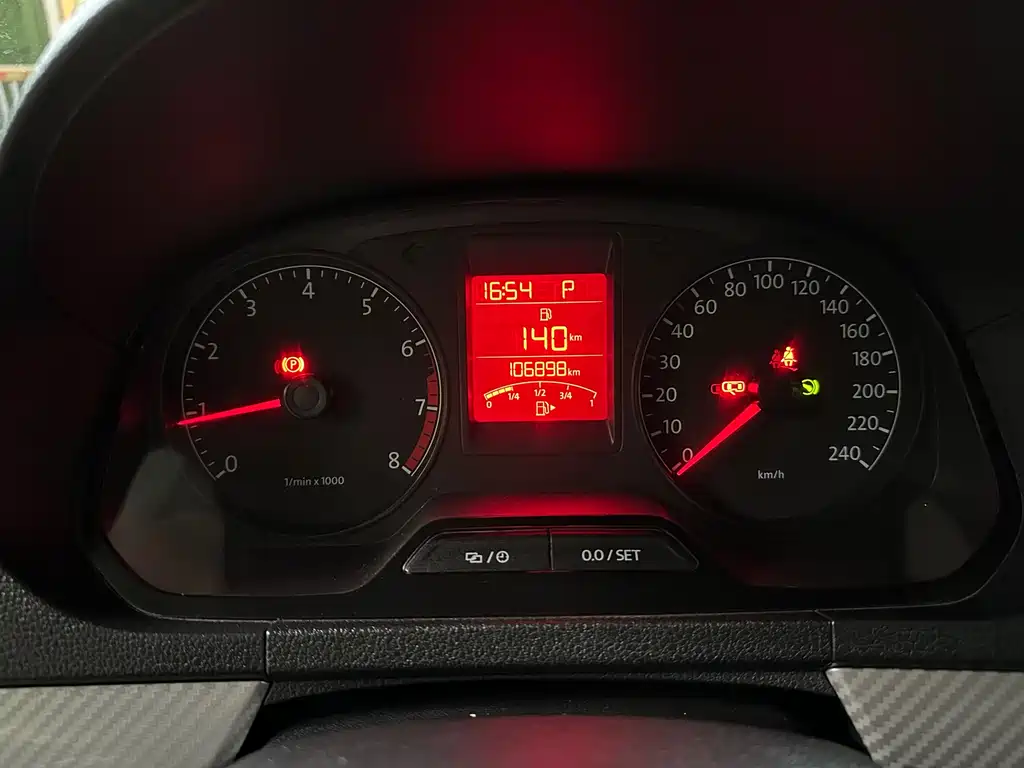 Volkswagen Jetta 2015 1.6L AT Luxury