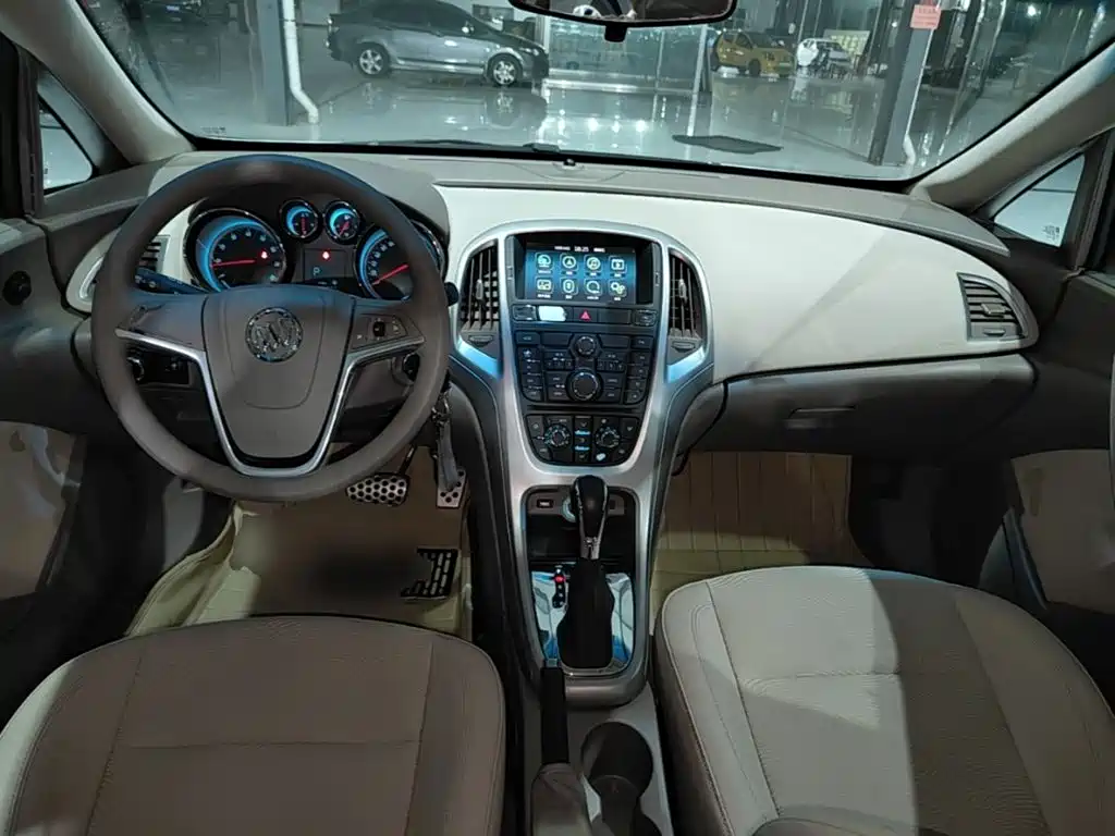 Buick Excelle — миниатюра 10