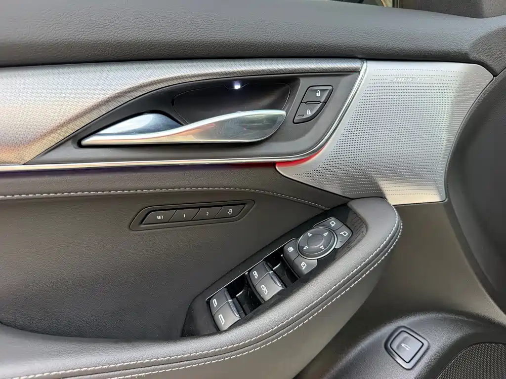 Cadillac CT5 — миниатюра 15