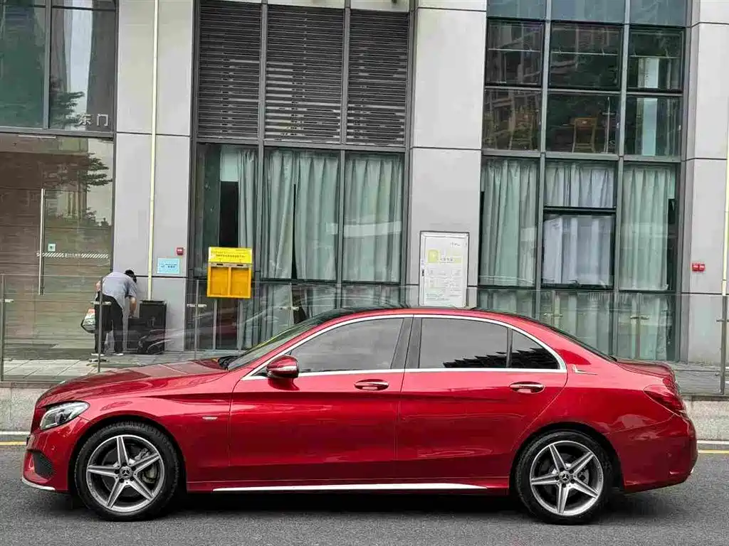 Mercedes-Benz C-Class — миниатюра 2