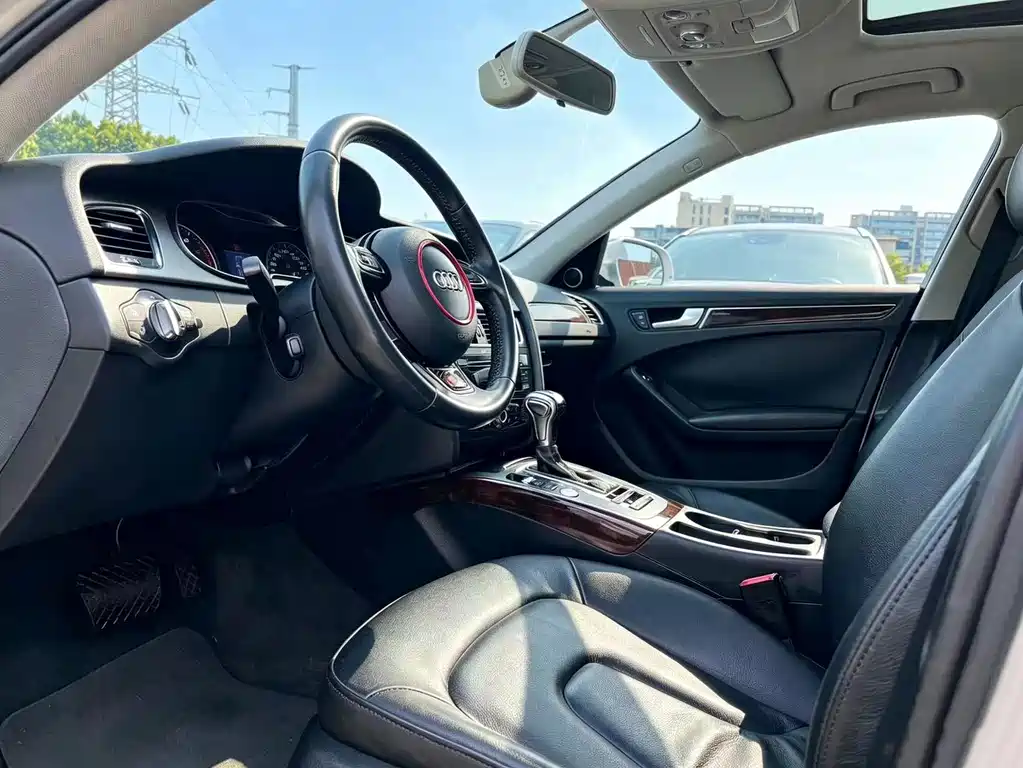 Audi A4L 2013 35 TFSI AT Comfort