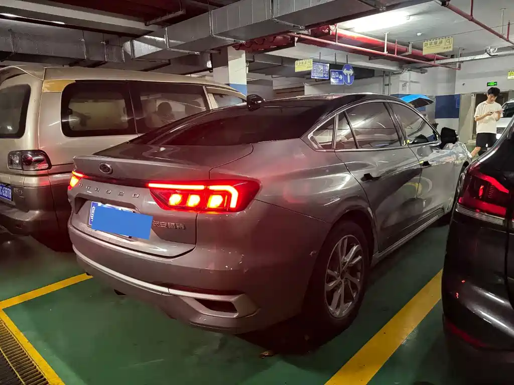 Ford Mondeo Facelift EcoBoost 245 Luxury Type, фото 3