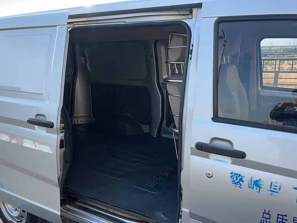 Wuling Rongguang — миниатюра 19