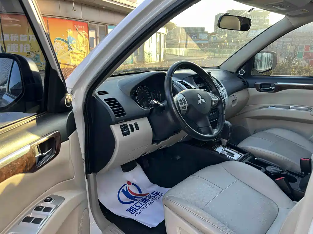 Mitsubishi Pajero Sport 3.0L Auto 2WD Luxury Edition, фото 8